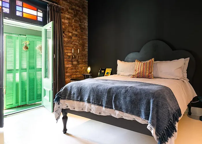 Hotel Lola