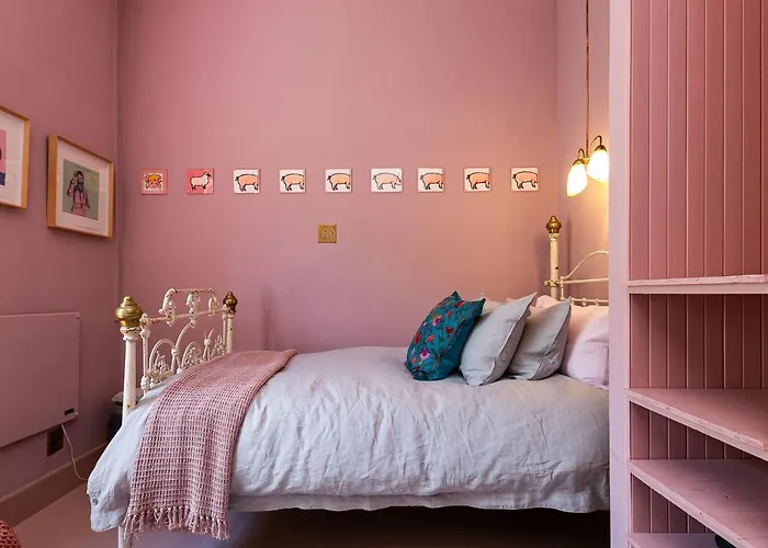 Hotel Lola